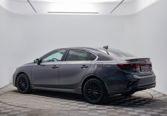 Подержанный автомобиль Kia Cerato Sedan 2021 года (7 фото)