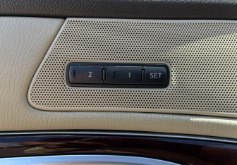 Подержанный автомобиль Infiniti M Sedan 2012 года (17 фото)