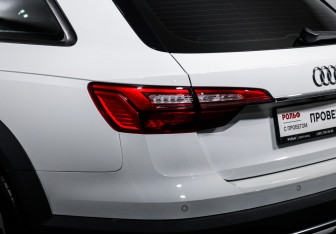 Подержанный автомобиль Audi A4 allroad 2020 года (16 фото)