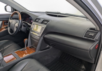 Подержанный автомобиль Toyota Camry Sedan 2011 года (21 фото)