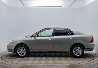Подержанный автомобиль Toyota Corolla Sedan 2001 года (8 фото)