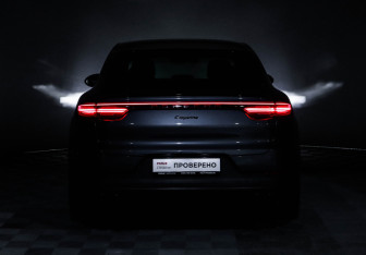 Подержанный автомобиль Porsche Cayenne 2020 года (18 фото)