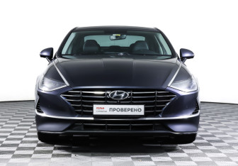 Подержанный автомобиль Hyundai Sonata 2020 года (2 фото)