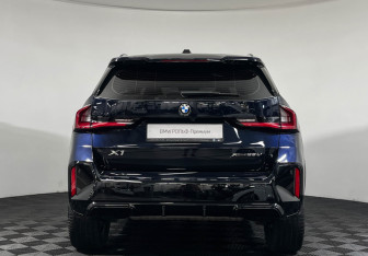 Подержанный автомобиль BMW X1 2025 года (4 фото)