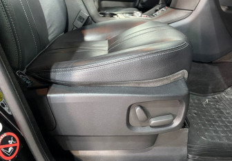 Подержанный автомобиль Land Rover Discovery 2015 года (20 фото)