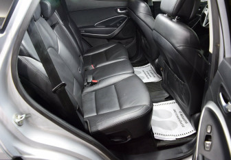 Подержанный автомобиль Hyundai Santa Fe 2012 года (16 фото)
