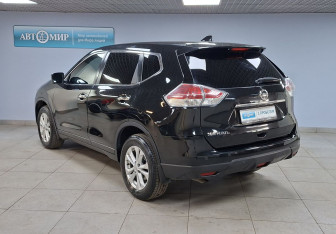 Подержанный автомобиль Nissan X-Trail 2017 года (7 фото)