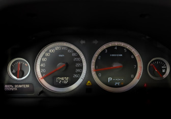 Подержанный автомобиль Volvo XC90 2014 года (13 фото)