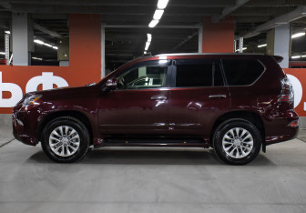 Подержанный автомобиль Lexus GX 2016 года (8 фото)