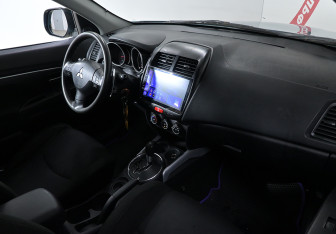 Подержанный автомобиль Mitsubishi ASX 2010 года (8 фото)