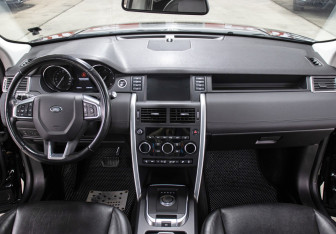 Подержанный автомобиль Land Rover Discovery Sport 2018 года (13 фото)