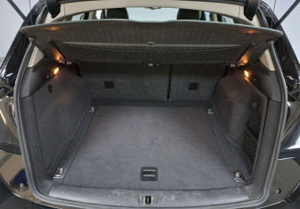 Подержанный автомобиль Audi Q5 2008 года (12 фото)