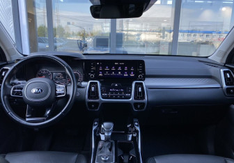 Подержанный автомобиль Kia Sorento 2021 года (13 фото)