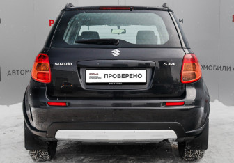 Подержанный автомобиль Suzuki SX4 Hatchback 2012 года (6 фото)