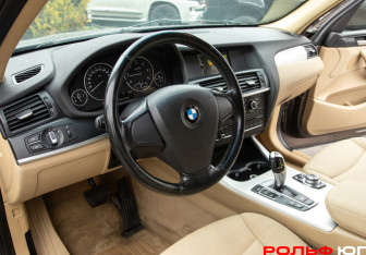 Подержанный автомобиль BMW X3 2012 года (15 фото)