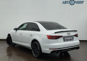 Подержанный автомобиль Audi A4 Sedan 2016 года (7 фото)