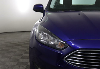 Подержанный автомобиль Ford Focus Sedan 2016 года (7 фото)