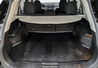 Подержанный автомобиль Nissan X-Trail 2018 года (10 фото)