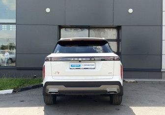 Подержанный автомобиль Jaecoo J7 2023 года (6 фото)