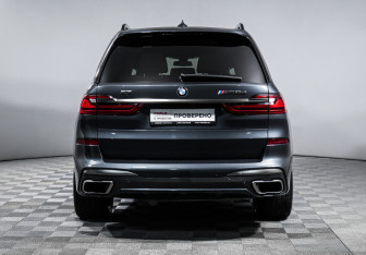 Подержанный автомобиль BMW X7 2021 года (6 фото)