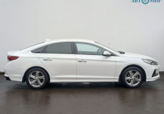 Подержанный автомобиль Hyundai Sonata 2018 года (4 фото)