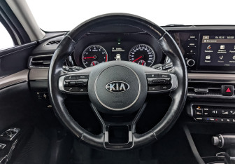 Подержанный автомобиль Kia K5 2020 года (22 фото)