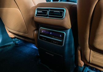 Подержанный автомобиль LiXiang L7 2024 года (25 фото)