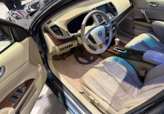 Подержанный автомобиль Nissan Teana 2011 года (5 фото)