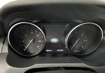 Подержанный автомобиль Land Rover Range Rover Evoque 2017 года (12 фото)