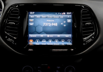 Подержанный автомобиль Jeep Compass 2018 года (15 фото)