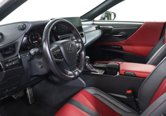 Подержанный автомобиль Lexus ES 2022 года (13 фото)