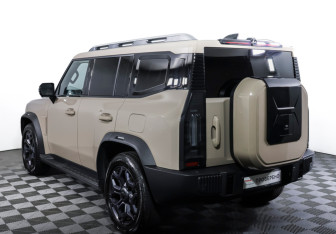 Подержанный автомобиль Jetour T2 2024 года (7 фото)