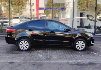 Подержанный автомобиль Kia Rio Sedan 2012 года (4 фото)