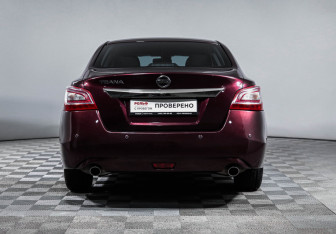 Подержанный автомобиль Nissan Teana 2014 года (6 фото)