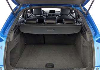 Подержанный автомобиль Audi Q3 2017 года (10 фото)