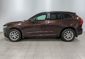 Подержанный автомобиль Volvo XC60 2019 года (8 фото)
