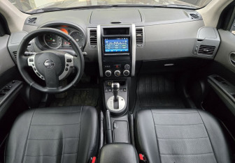 Подержанный автомобиль Nissan X-Trail 2008 года (9 фото)