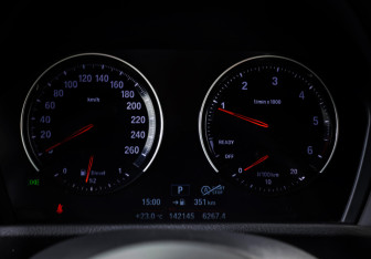 Подержанный автомобиль BMW X1 2019 года (15 фото)