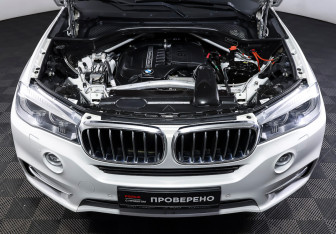 Подержанный автомобиль BMW X5 2015 года (9 фото)