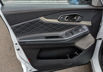 Подержанный автомобиль Exeed TXL 2022 года (18 фото)