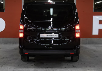 Подержанный автомобиль Peugeot Traveller 2020 года (6 фото)