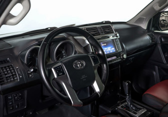 Подержанный автомобиль Toyota Land Cruiser Prado 2014 года (7 фото)