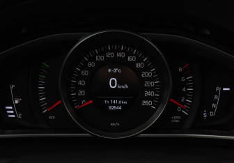 Подержанный автомобиль Volvo V40 Hatchback 2013 года (11 фото)