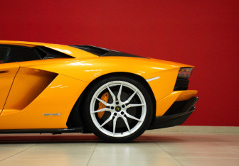 Подержанный автомобиль Lamborghini Aventador Coupe 2017 года (46 фото)