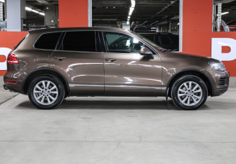Подержанный автомобиль Volkswagen Touareg 2011 года (4 фото)