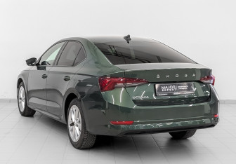 Подержанный автомобиль Skoda Octavia Liftback 2020 года (7 фото)