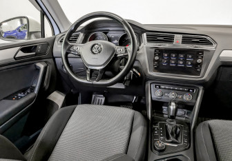 Подержанный автомобиль Volkswagen Tiguan 2020 года (30 фото)