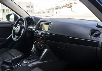 Подержанный автомобиль Mazda CX-5 2012 года (14 фото)