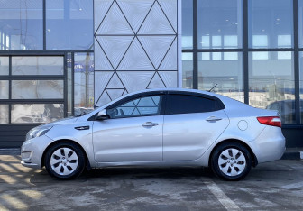 Подержанный автомобиль Kia Rio Sedan 2014 года (8 фото)