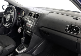 Подержанный автомобиль Volkswagen Polo Sedan 2019 года (13 фото)